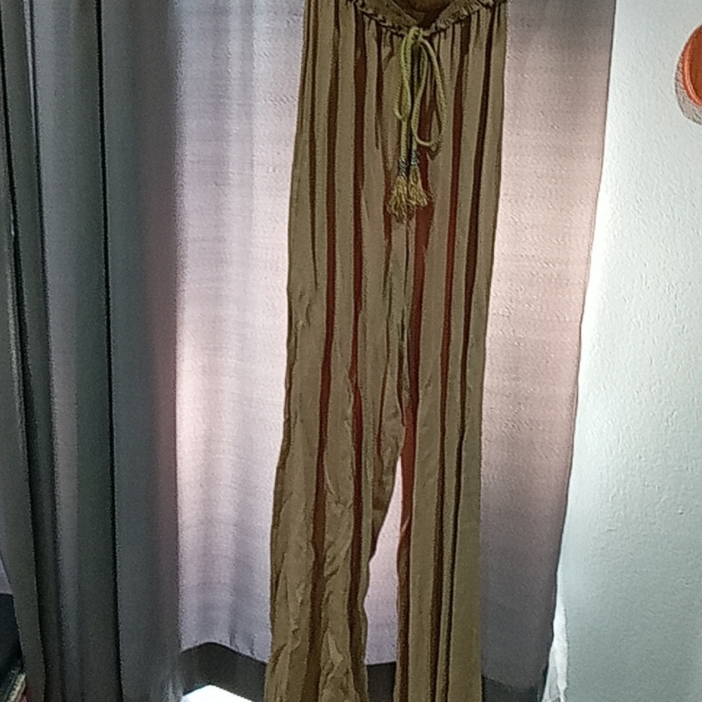 Romper - Picture 2 of 3